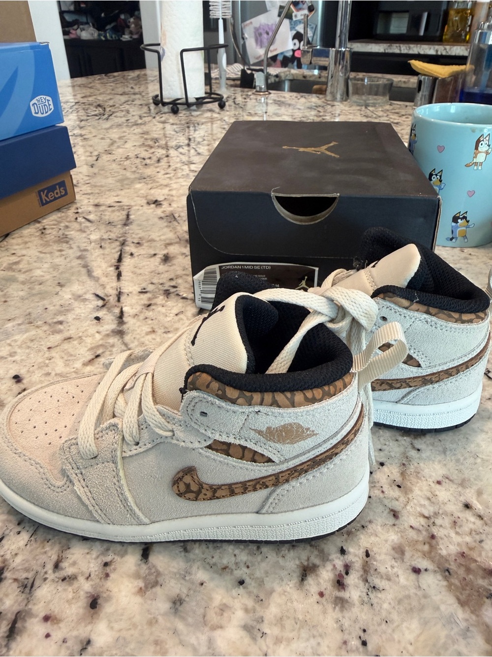 Brand-New: Size 8C Jordan 1 Mid SE(TD) LT Orewood Brown/Metallic Gold